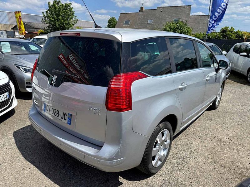 PEUGEOT 5008 1.6 HDI 110 BOITE AUTO