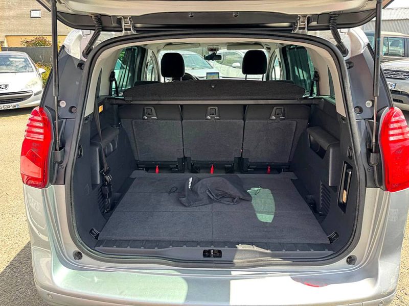 PEUGEOT 5008 1.6 HDI 110 BOITE AUTO