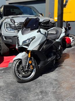 YAMAHA XP560D T-MAX 560 TechMax Préparée TVA Récupérable 2025