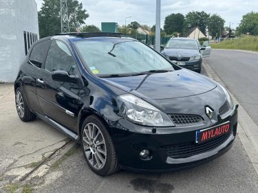 MAGNIFIQUE RENAULT CLIO III RS