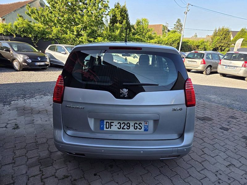 PEUGEOT 5008 2012