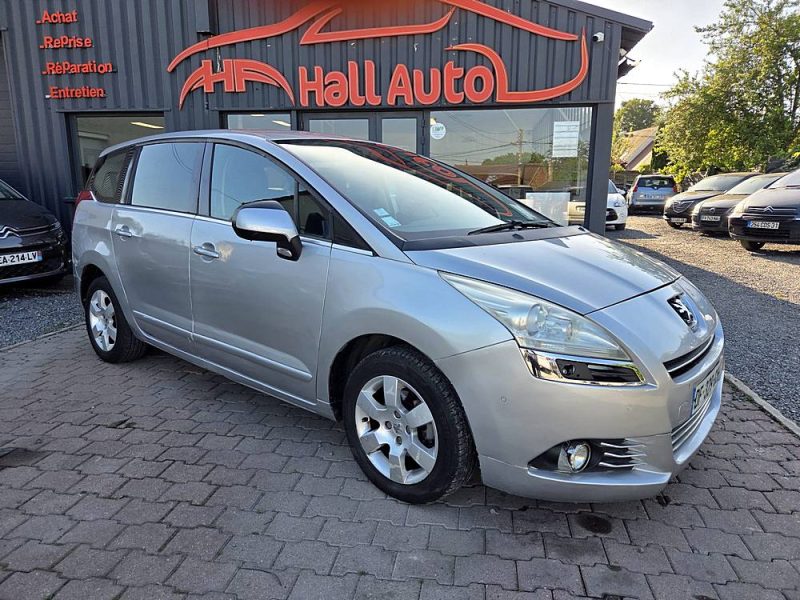 PEUGEOT 5008 2012