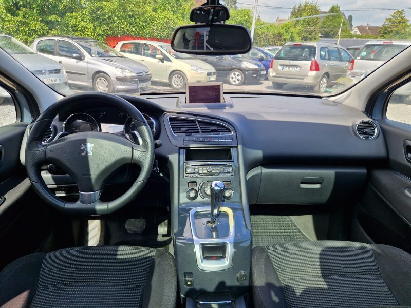 PEUGEOT 5008 2011