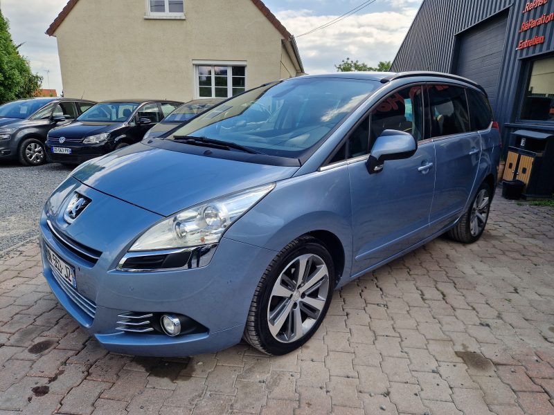 PEUGEOT 5008 2011