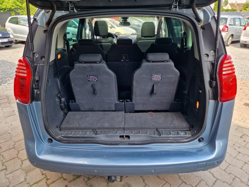 PEUGEOT 5008 2011
