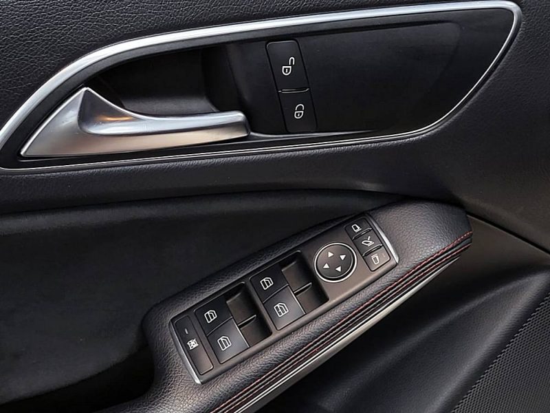 MERCEDES-BENZ CLASSE A (W176) 180d 109cv Fascination Pack AMG 7G-DCT