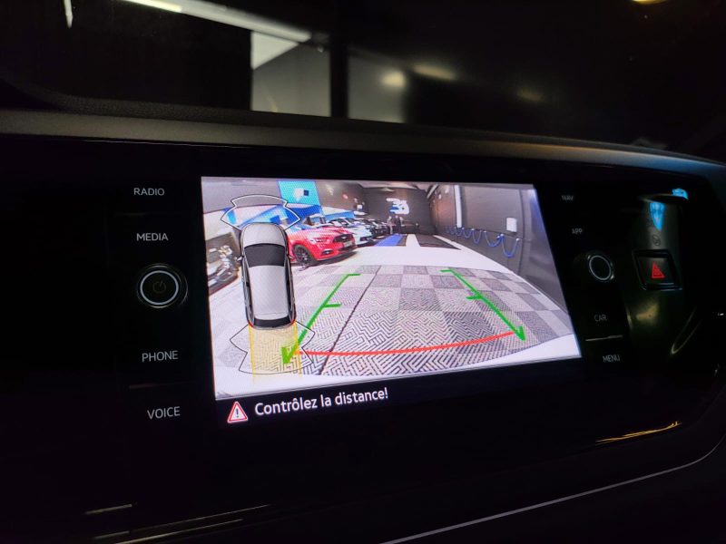 VOLKSWAGEN POLO 1.0 TSI 95CV DSG 7 R-LINE / IQ LIGHT + CAMERA + REGULATEUR ADAPTATIF /