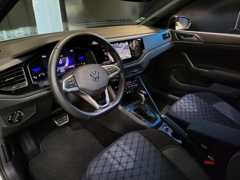 VOLKSWAGEN POLO 1.0 TSI 95CV DSG 7 R-LINE / IQ LIGHT + CAMERA + REGULATEUR ADAPTATIF /