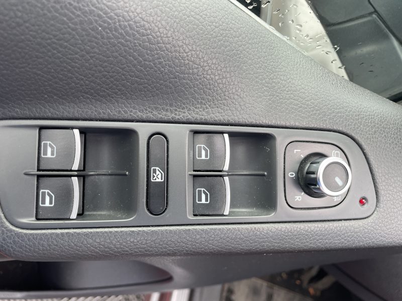 VOLKSWAGEN TIGUAN 2012