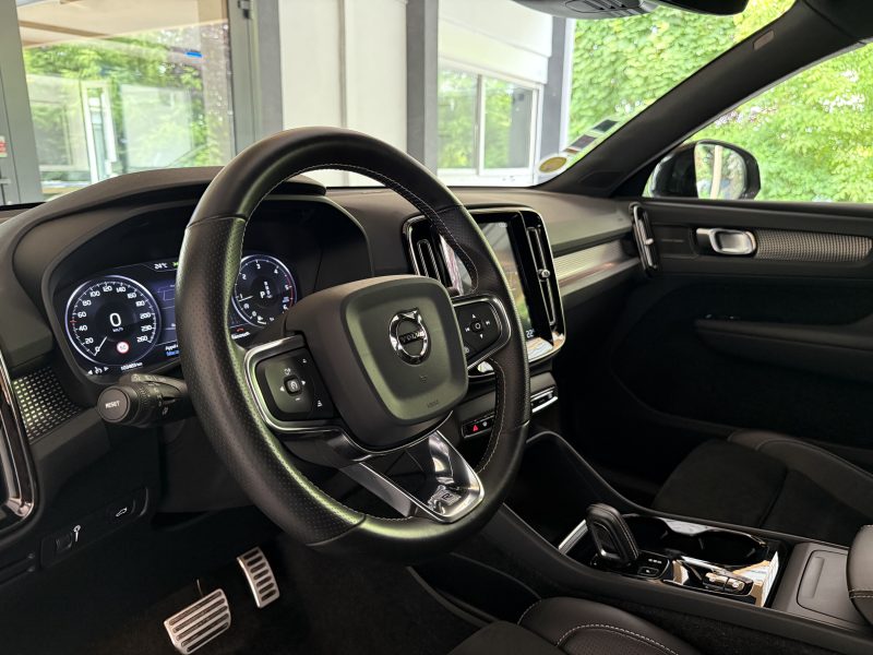 VOLVO XC40 D4 190 CV AWD R-DESIGN Geartronic 8