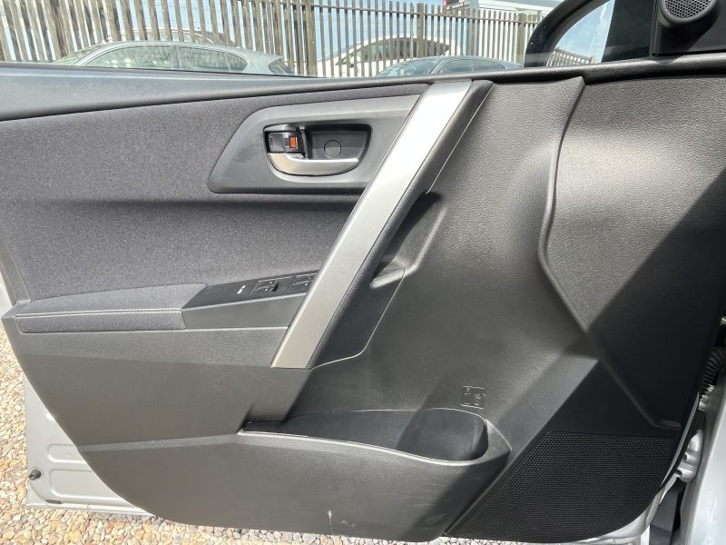 TOYOTA AURIS Hybride 136h Feel 09/2014