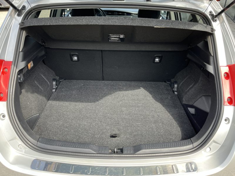 TOYOTA AURIS Hybride 136h Feel 09/2014