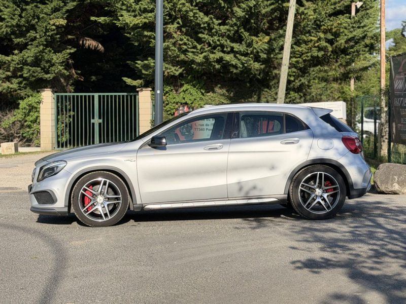 GLA 45 AMG 4-MATIC SpeedShift Toit Ouvrant / Ceinture Rouge / Paiement 4X ou 10X Possible