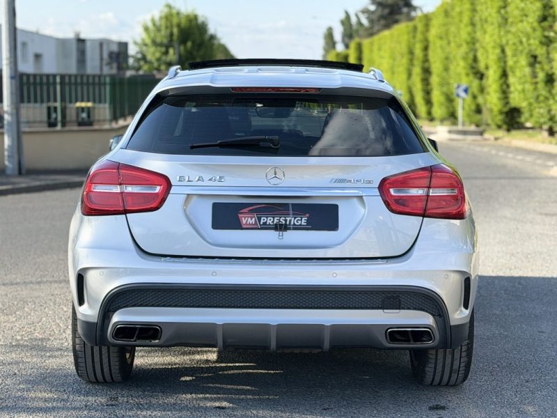 GLA 45 AMG 4-MATIC SpeedShift Toit Ouvrant / Ceinture Rouge / Paiement 4X ou 10X Possible