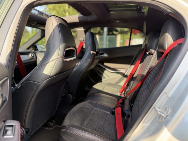 GLA 45 AMG 4-MATIC SpeedShift Toit Ouvrant / Ceinture Rouge / Paiement 4X ou 10X Possible