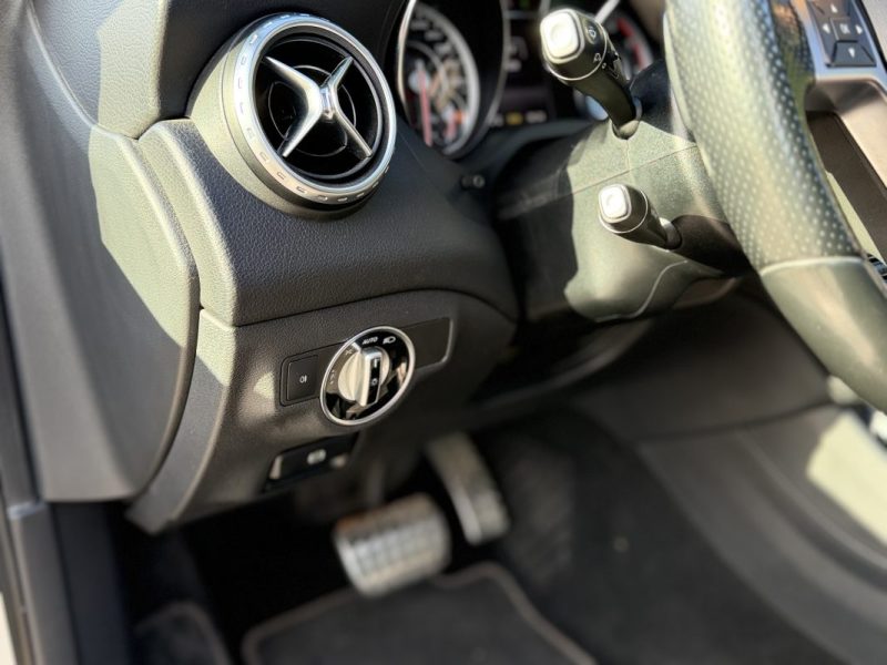 GLA 45 AMG 4-MATIC SpeedShift Toit Ouvrant / Ceinture Rouge / Paiement 4X ou 10X Possible