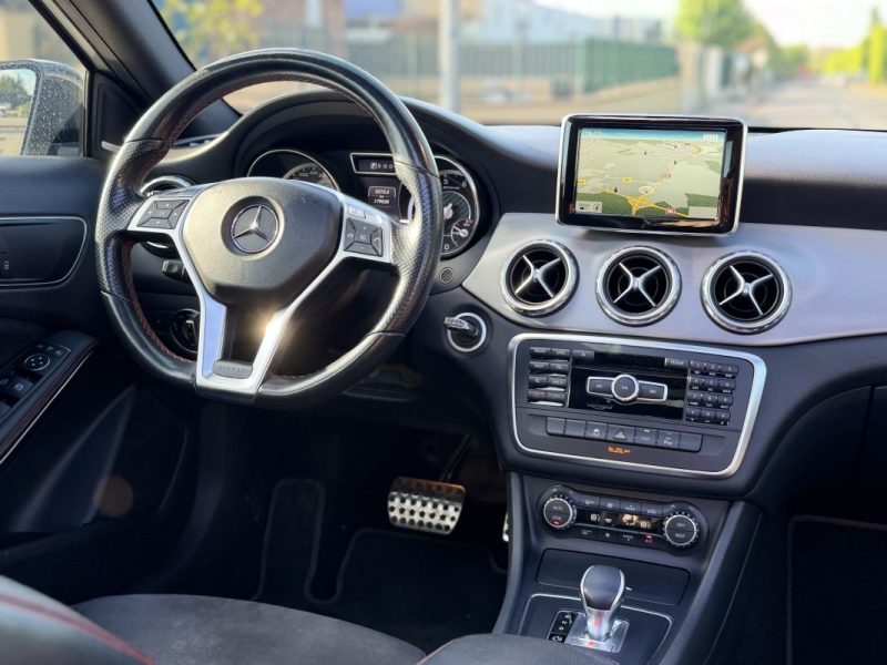 GLA 45 AMG 4-MATIC SpeedShift Toit Ouvrant / Ceinture Rouge / Paiement 4X ou 10X Possible