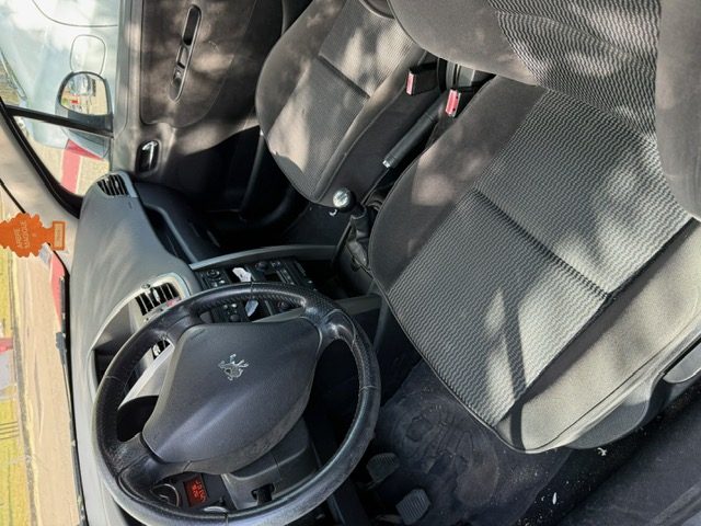 LOT MARCHAND  207 / TWINGO  2001