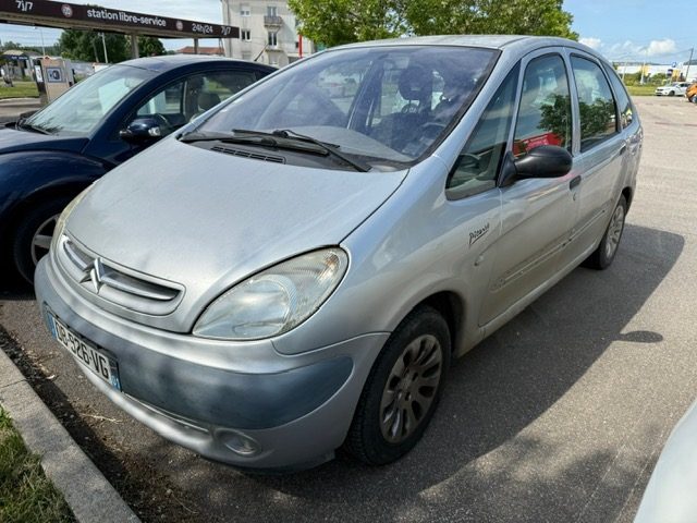 LOT MARCHAND  207 / TWINGO  2001