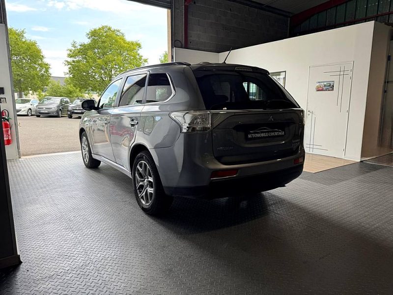 MITSUBISHI OUTLANDER 2014