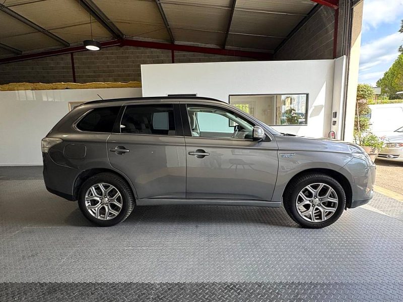 MITSUBISHI OUTLANDER 2014