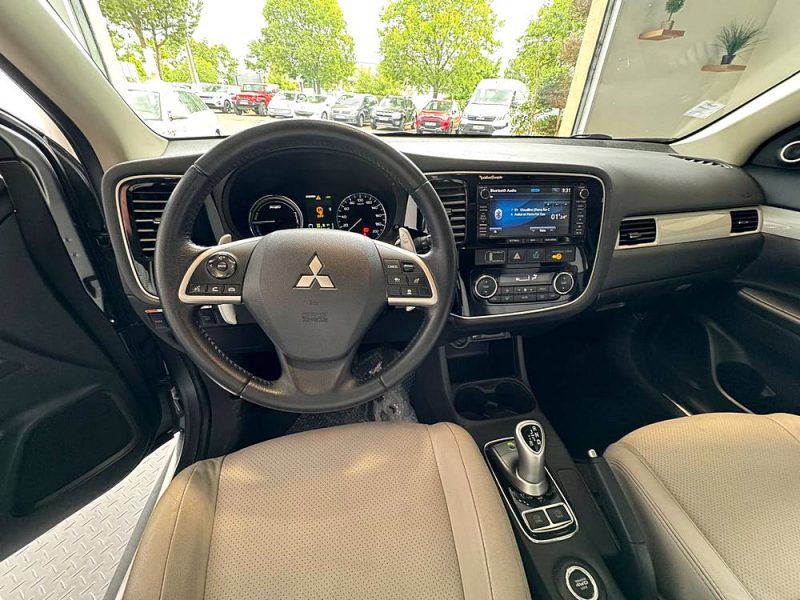 MITSUBISHI OUTLANDER 2014