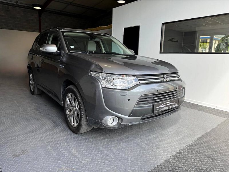 MITSUBISHI OUTLANDER 2014