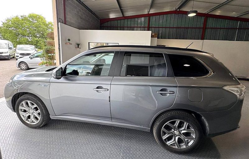 MITSUBISHI OUTLANDER 2014