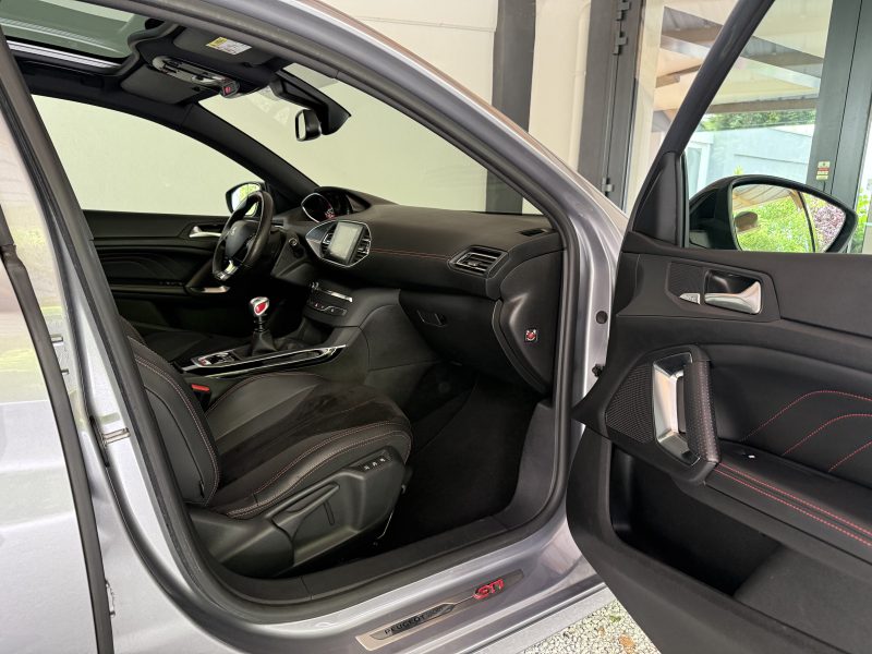 PEUGEOT 308 1.6 THP 270 CV GTI 