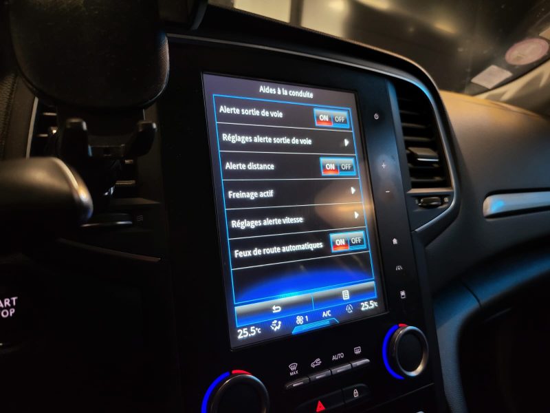 RENAULT MEGANE 1.2 TCE 130cv INTENS / ECLAIRAGE D'AMBIANCE / CAMERA DE RECUL  