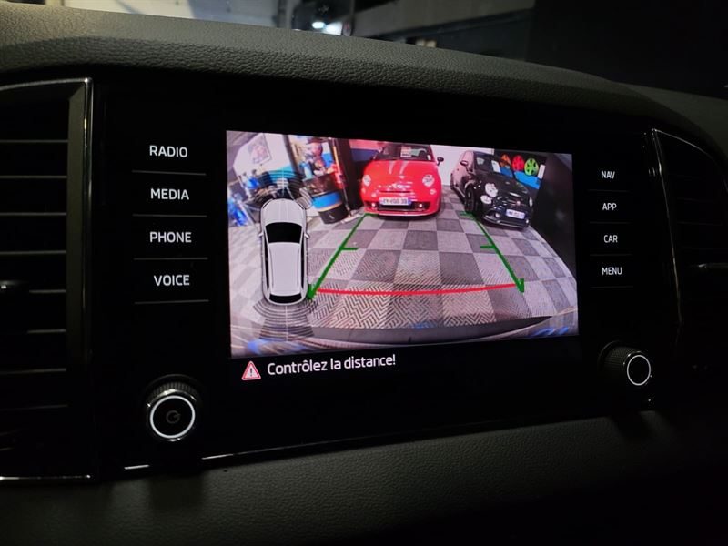 SKODA KAROQ 1.6 TDI 115cv Style DSG7 // APPLE CARPLAY/ANDROID AUTO/CAMERA DE RECUL