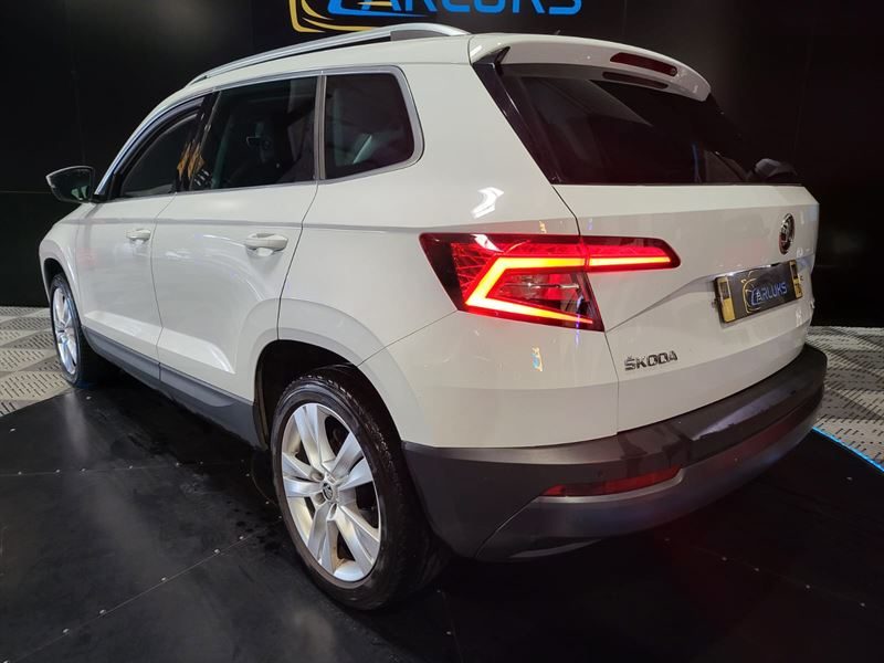 SKODA KAROQ 1.6 TDI 115cv Style DSG7 // APPLE CARPLAY/ANDROID AUTO/CAMERA DE RECUL