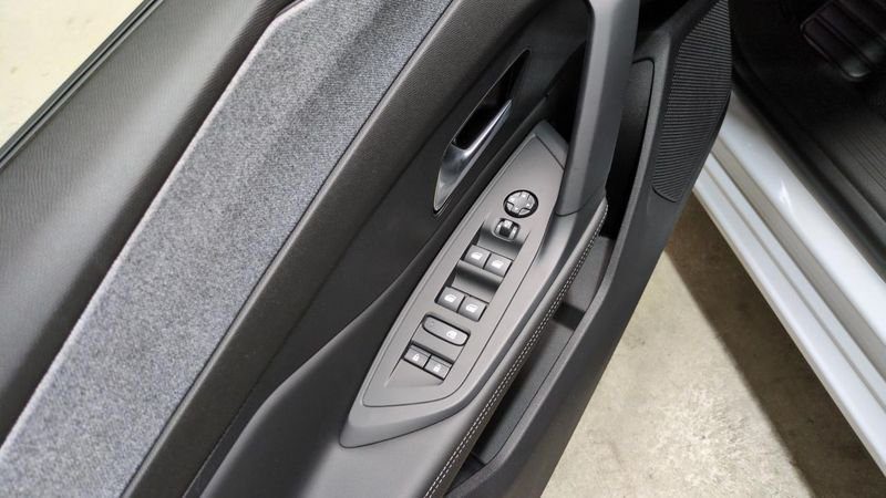 Peugeot 308 Bluehdi 130ch s&s eat8 allure + pack access +  vision 360