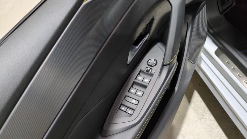 Peugeot 308 Bluehdi 130ch s&s eat8 gt + pack vision 360 and drive assist plus