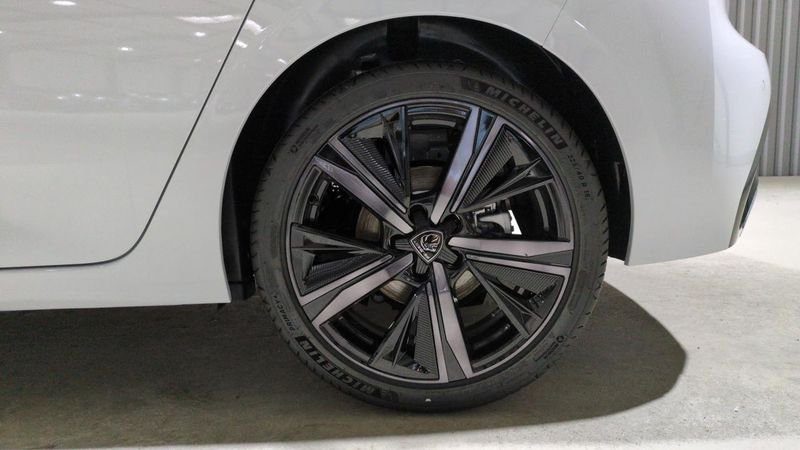 Peugeot 308 Bluehdi 130ch s&s eat8 gt + pack vision 360 and drive assist plus