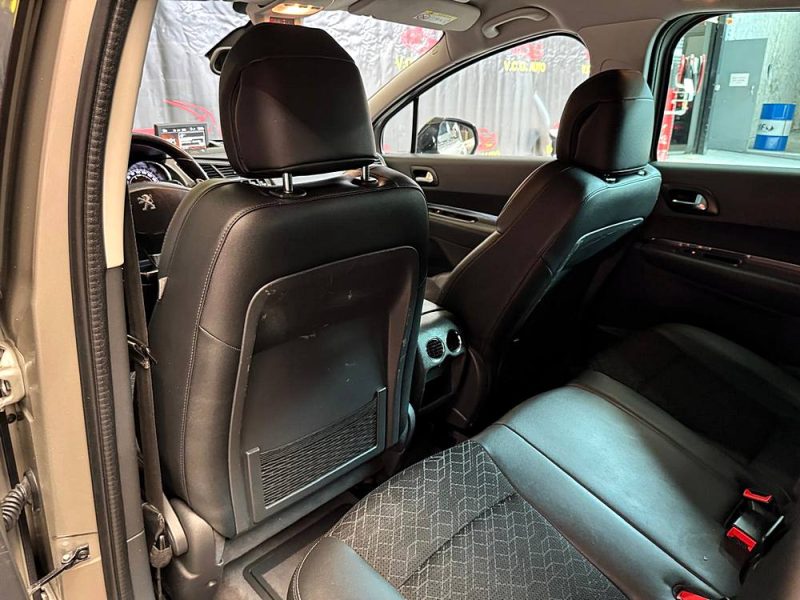 PEUGEOT 3008 2.0 HDi Hybrid4 163CH + 37CH