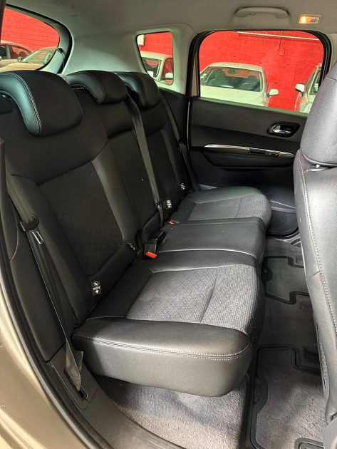 PEUGEOT 3008 2.0 HDi Hybrid4 163CH + 37CH