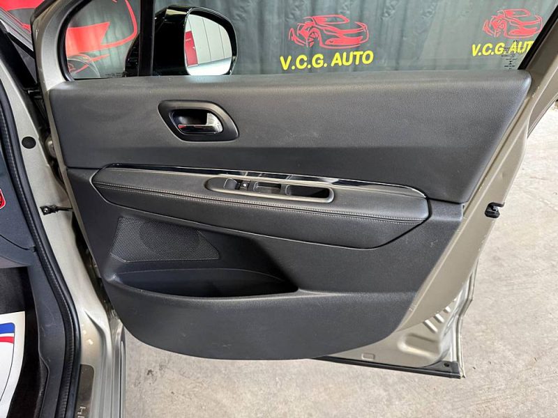 PEUGEOT 3008 2.0 HDi Hybrid4 163CH + 37CH