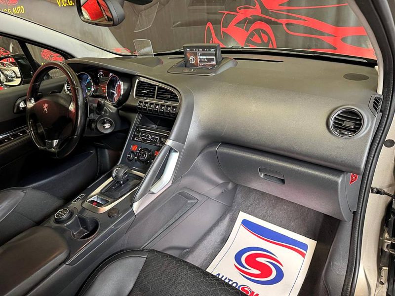 PEUGEOT 3008 2.0 HDi Hybrid4 163CH + 37CH