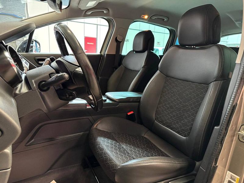 PEUGEOT 3008 2.0 HDi Hybrid4 163CH + 37CH