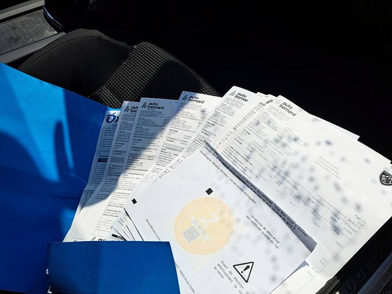 PEUGEOT 5008 1.6 BLUE HDI 120 CV ALLURE 7 PLACES Toit Panoramique ENTRETIEN PEUGEOT