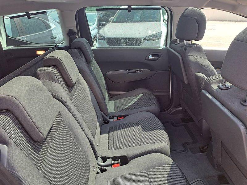 PEUGEOT 5008 1.6 BLUE HDI 120 CV ALLURE 7 PLACES Toit Panoramique ENTRETIEN PEUGEOT