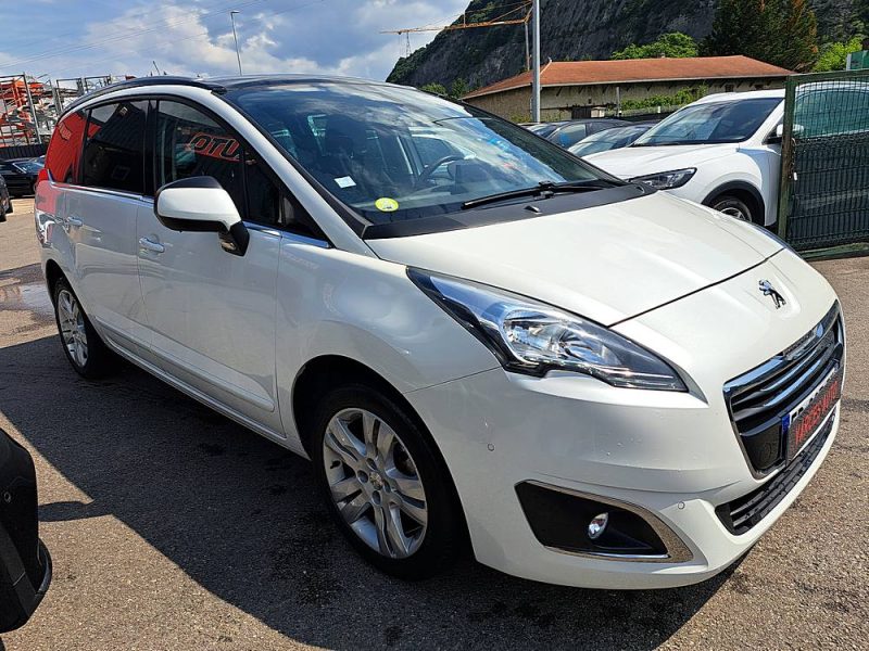 PEUGEOT 5008 1.6 BLUE HDI 120 CV ALLURE 7 PLACES Toit Panoramique ENTRETIEN PEUGEOT