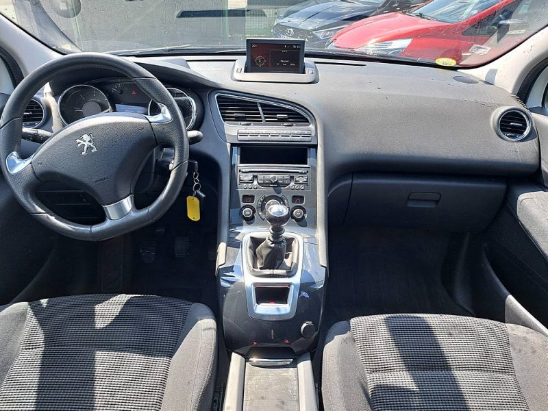 PEUGEOT 5008 1.6 BLUE HDI 120 CV ALLURE 7 PLACES Toit Panoramique ENTRETIEN PEUGEOT