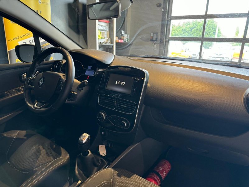 RENAULT  CLIO ESTATE  2019