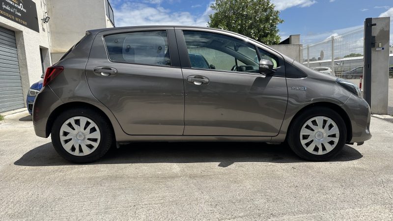 TOYOTA YARIS HYBRID 2017