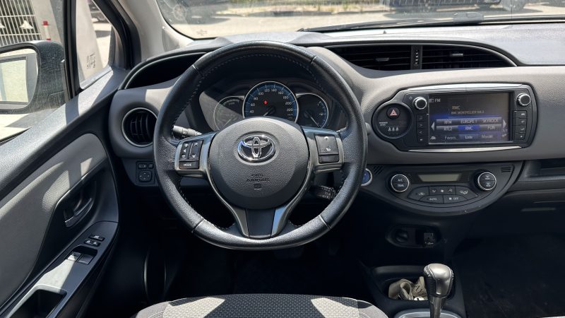 TOYOTA YARIS HYBRID 2017