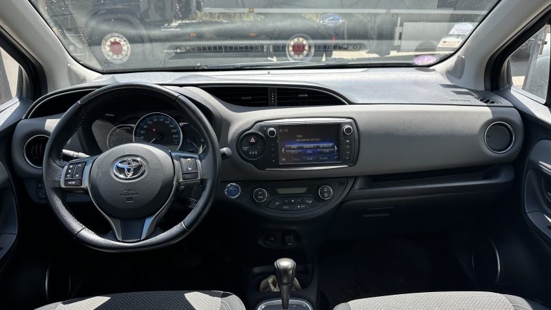 TOYOTA YARIS HYBRID 2017
