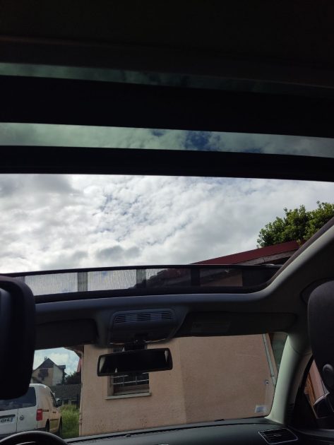 VOLKSWAGEN PASSAT 2011