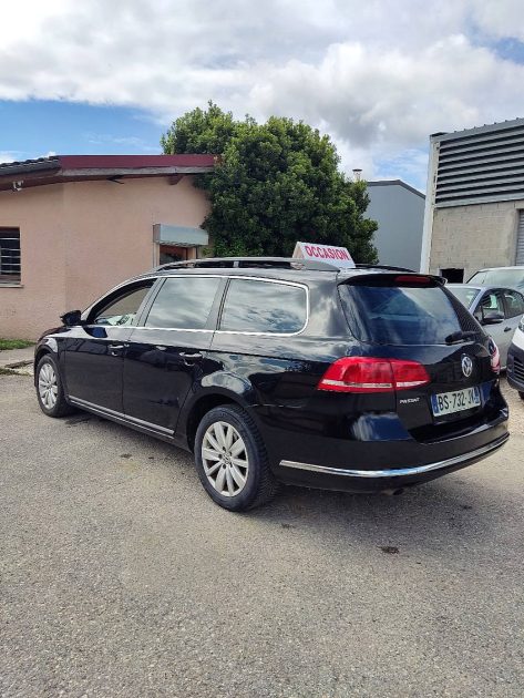 VOLKSWAGEN PASSAT 2011